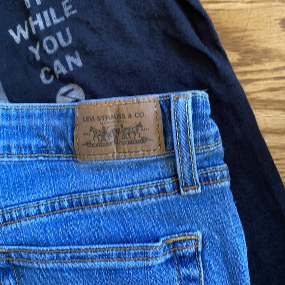 Levi Cut Off Denim Shorts - Picture 6 of 6